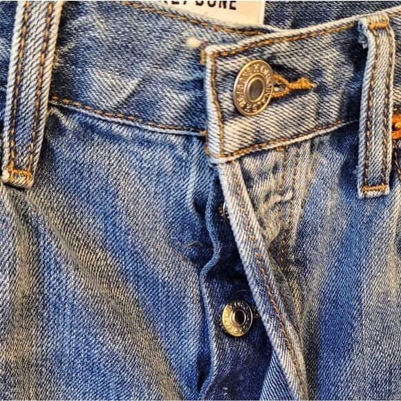 Re/Done Women's Medium Wash High Waisted Button Fly Cut Off Shorts Size 28 - Picture 5 of 8